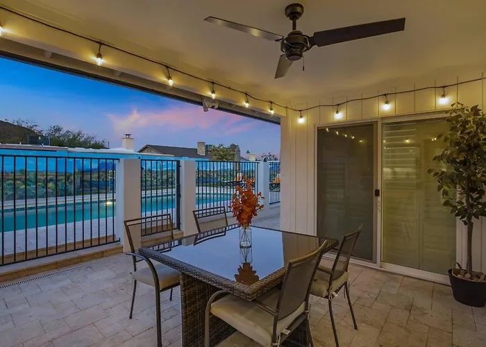 3 Bd Retreat W. Free Heated Pool Phoenix