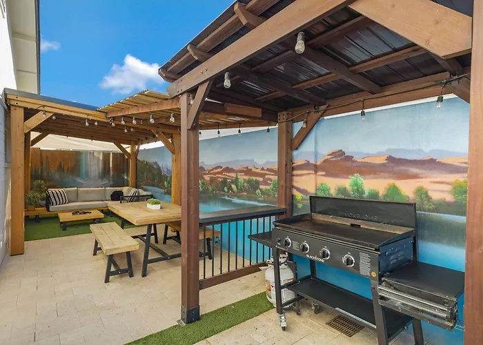 3 Bd Retreat W. Free Heated Pool * Phoenix